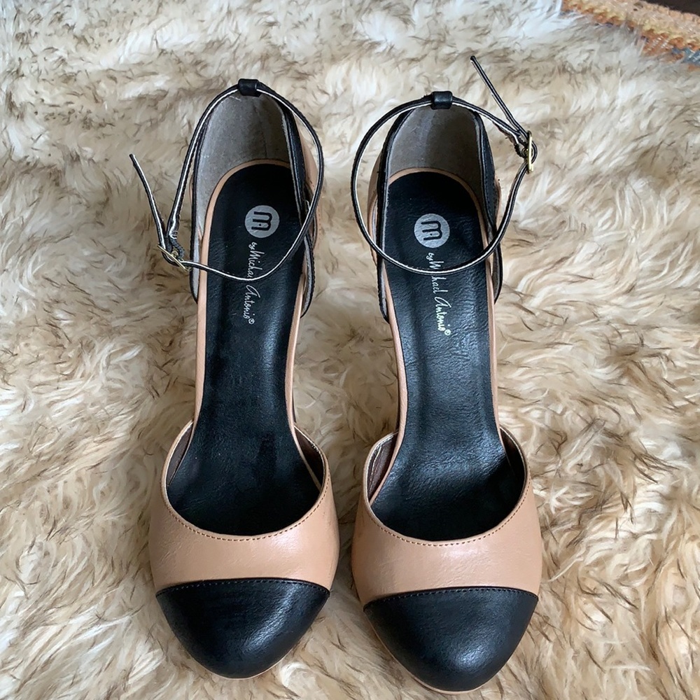 Black and Tan Platform Pump